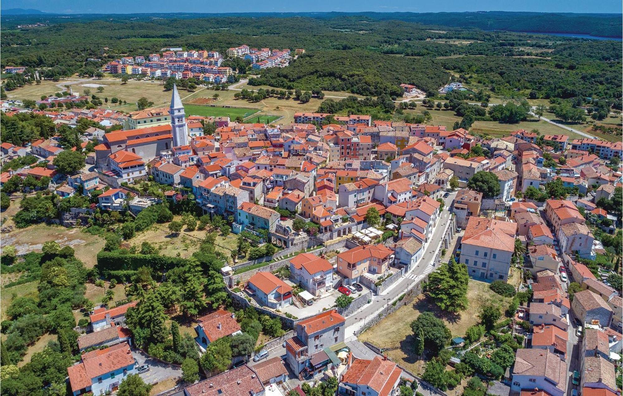 Cozy Apartment In Vrsar With Kitchen Εξωτερικό φωτογραφία